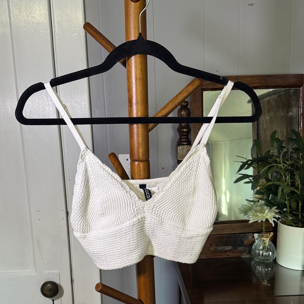 🤍 H&M Textured Knit Bralette Top — Size M